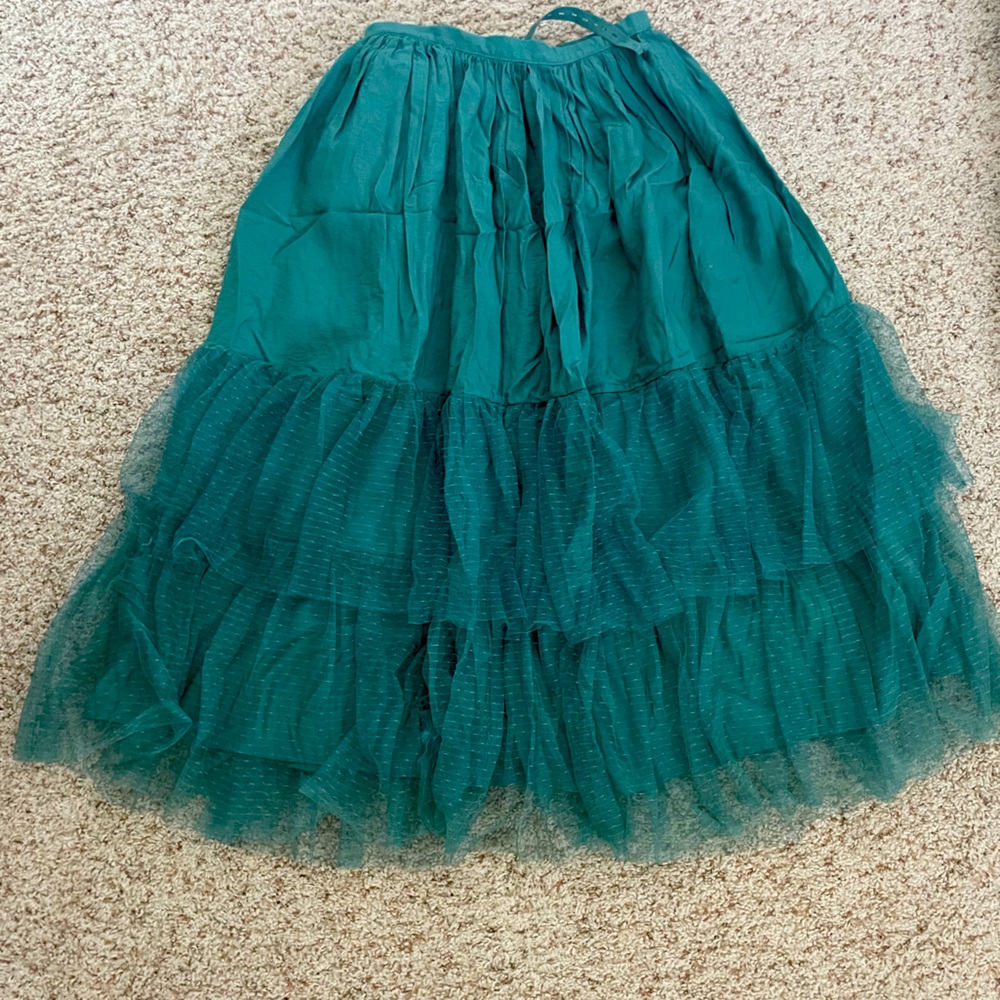 Mia Joy flowy green skirt. So gorgeous and fits a size XS